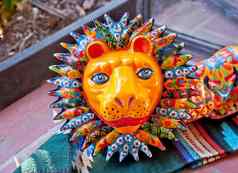 墨西哥色彩斑斓的纪念品陶瓷狮子三迭戈calfornia