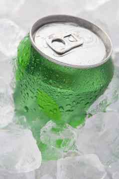 绿色碳酸软喝集冰