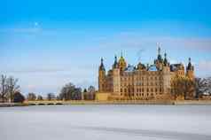 美丽的童话语言城堡Schwerin冬天次