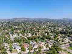 空中视图郊区区域住宅别墅南加州