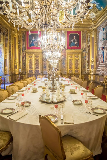 奢侈品巴洛克式的餐厅房间联欢晚会晚餐表格设置