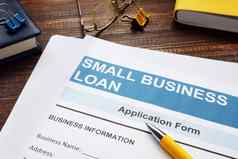 小业务贷款应用程序木表面文档