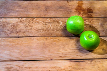 细节成熟的绿色<strong>苹果</strong>木表格