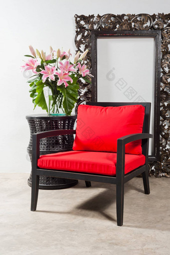 黑色的红色的椅子一边表格