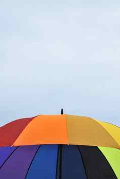 色彩斑斓的雨伞帐篷