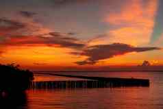 美丽的日落天空热带海红色的日落天空天际线海美自然热带海风景优美的视图日落天空平静海洋海景
