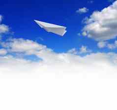 纸飞机蓝色的天空