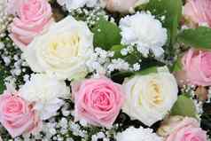新娘花安排粉红色的白色