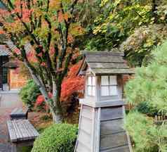 日本花园公园长椅秋天