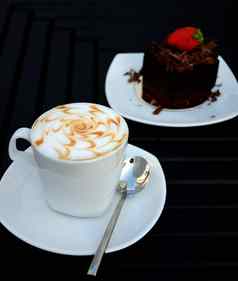 杯咖啡巧克力蛋糕