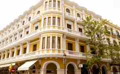 伊比沙岛市中心达尔特别墅黄色的建筑巴利阿里群岛