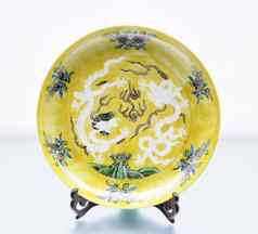 ming王朝中国板龙燃烧的珍珠设计搪瓷饼干
