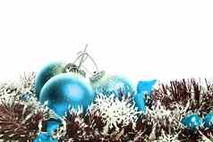 圣诞节背景蓝色的球棕色（的）松丝带