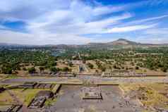 风景优美的视图金字塔太阳特奥蒂瓦坎墨西哥城市