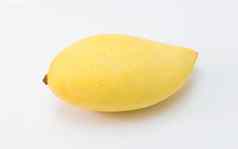 新鲜的美味的黄色的芒果孤立的白色背景