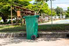 绿色垃圾箱回收垃圾箱公共垃圾