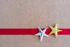 圣诞节金银星星红色的丝带软木塞董事会