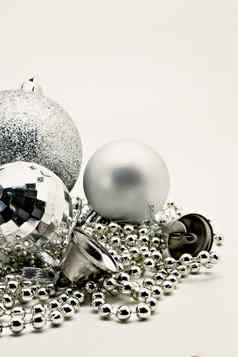 银圣诞节装饰球珠子贝尔关闭隔离