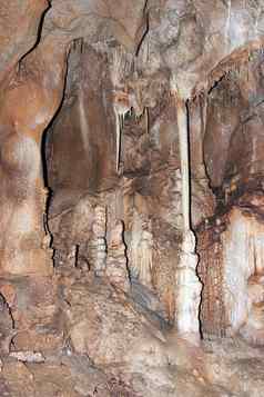 钟乳石洞穴美丽的奇怪的钟乳石形成
