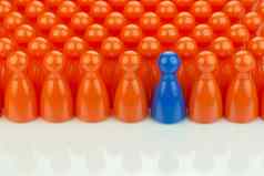 概念上的橙色游戏棋子蓝色的游戏兵