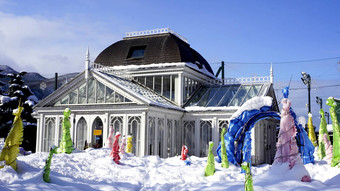 玻璃房子体系结构雪冬天