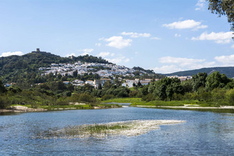 视图<strong>河山</strong>村城堡前