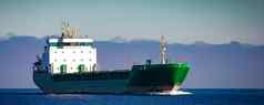 绿色货物船