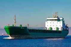 绿色货物船