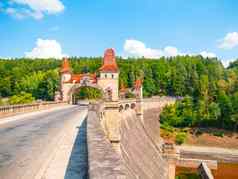 童话大坝对于国王风景如画的塔阳光明媚的夏天一天捷克共和国