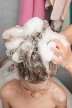 妈妈肥皂婴儿的长头发洗发水