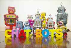 词闲谈，聊天机器人木信复古的玩具机器人