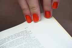 改变页面书橙色指甲