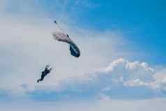 跳伞体育运动日落天空