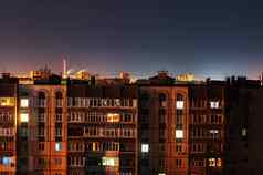 晚上长曝光照片地板高层建筑橙色颜色大城市生活这里!