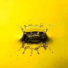 关闭水滴启动图像黄色的背景