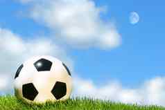 soccerball蓝色的天空