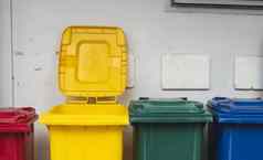 垃圾垃圾垃圾箱收集回收材料垃圾垃圾垃圾箱浪费种族隔离单独的浪费集合食物浪费塑料纸危险浪费回收环境