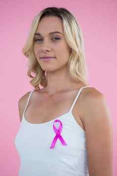 肖像微笑女人乳房癌症意识丝带