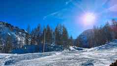 空滑雪山坡上雪山欧洲