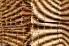 仓库锯董事会锯木厂在户外木材机锯木厂存储策划木董事会桩木董事会锯木厂外板行业