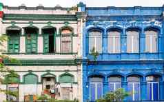 破旧的色彩斑斓的外观建筑建殖民风格历史中心(泥马来西亚