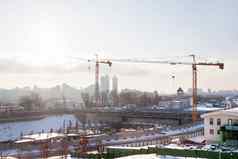 建设poklonnaya山胜利公园莫斯科俄罗斯起重机冬天阳光明媚的一天