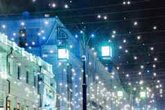 暴雪肆虐街灯笼强大的风雪街道莫斯科装饰庆祝一年圣诞节俄罗斯