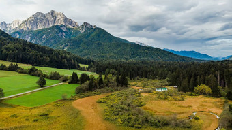 空中视图绿色自然储备斯洛文尼亚
