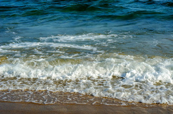 海波影响桑迪海滩精力充沛的海波relaxi