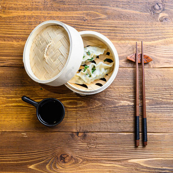 日本饺子饺子零食我是酱汁木轮船木日本表格前视图