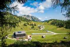 山风景奥地利阿尔卑斯山脉满足路径上涨