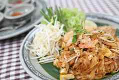 泰国食物帕德泰炸面条虾