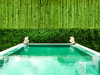 水疗中心<strong>温泉游</strong>泳池绿色植物竹子墙