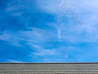 屋顶蓝色的天空白色云早....